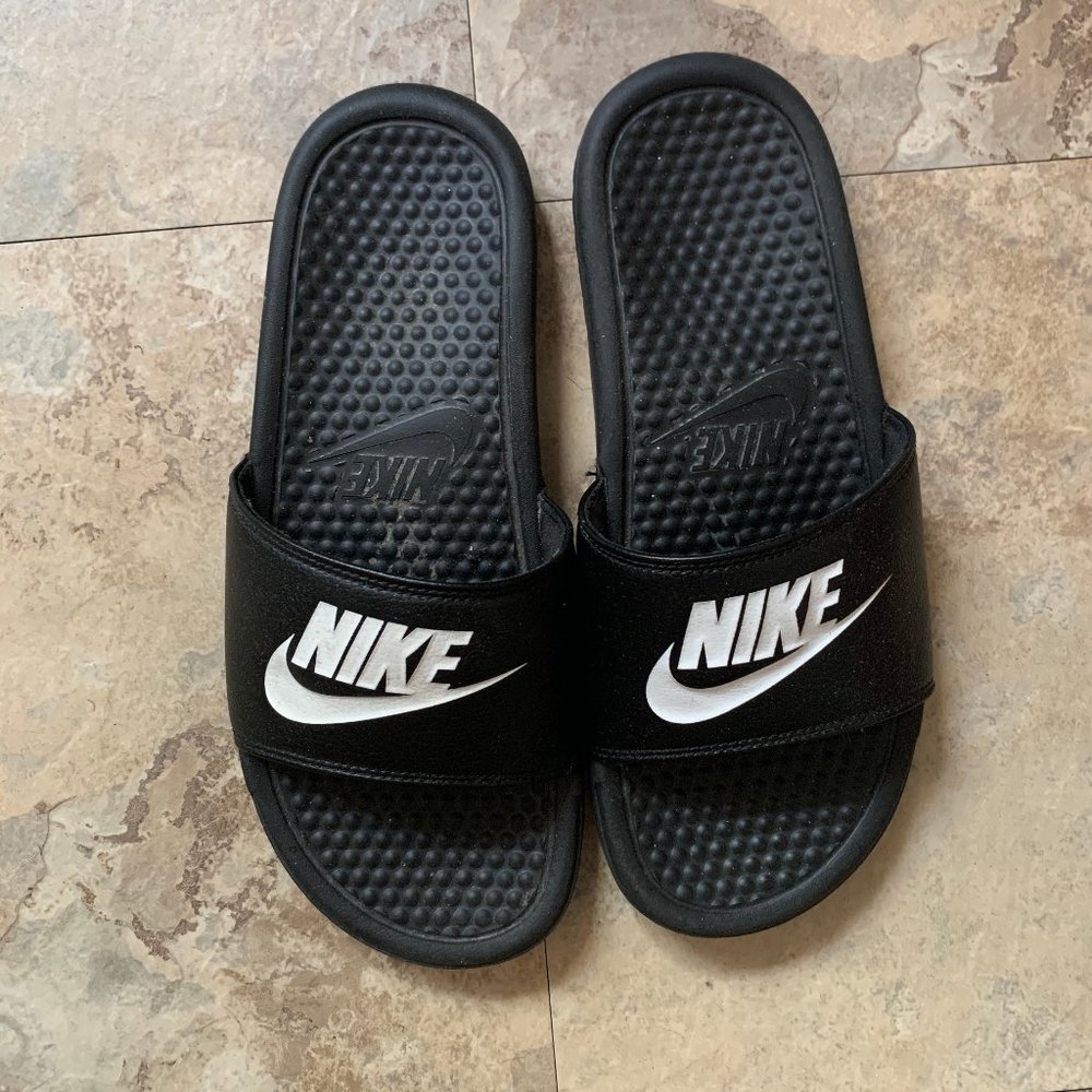 Nike Benassi JDI Women's Athletic Sandals (Slides)